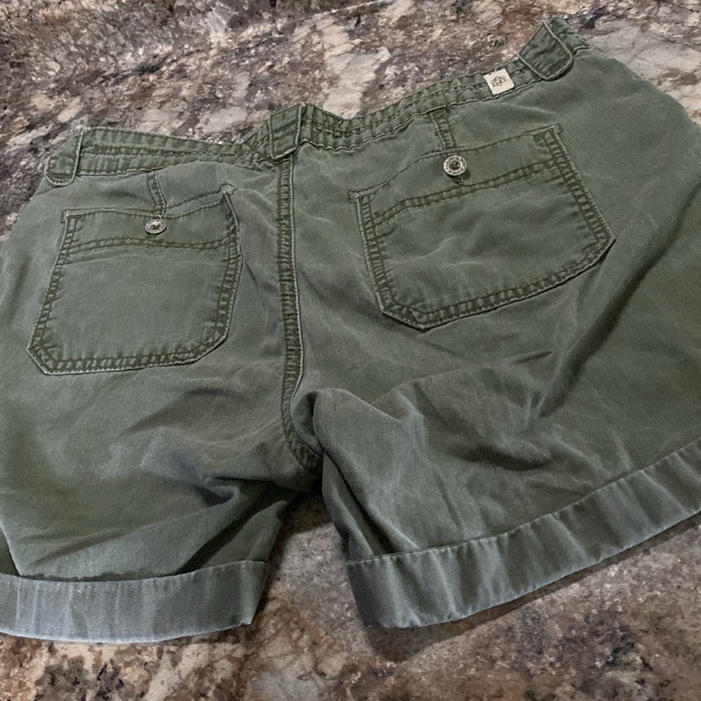 Levi’s - Picture 2 of 2